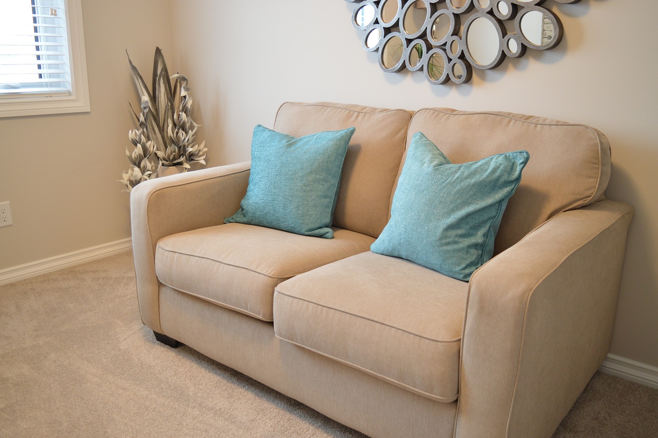 love seat, couch, sofa-1090458.jpg